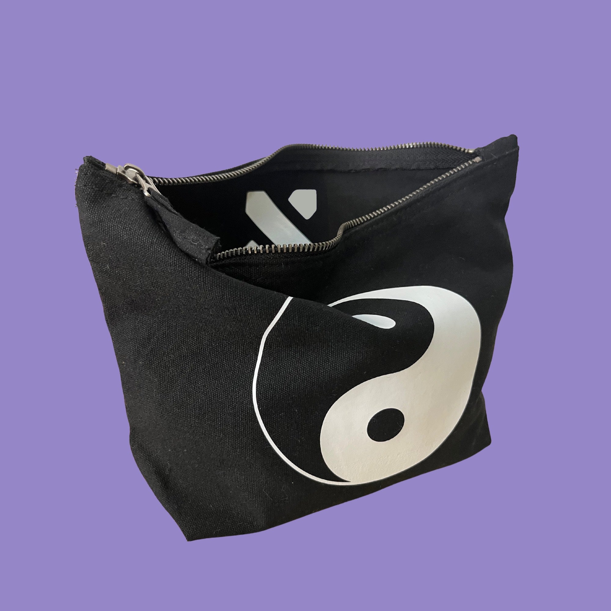 Ying Yang zip bag